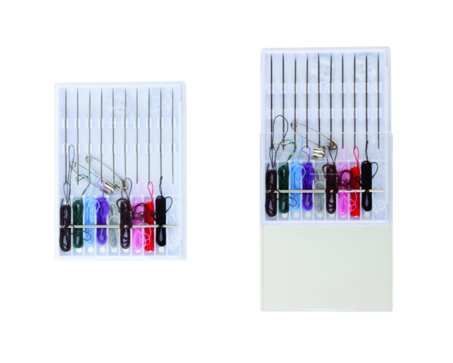 COSTURERA PORTÁTIL CON TAPA DESLIZANTE. C519